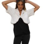 Giacchino pelliccia lapin bianco con collo e riporti in tessuto a forma di rosa