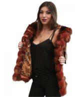 Pelliccia gilet di marmotta color ruggine lavorazione orizzontale con cappuccio