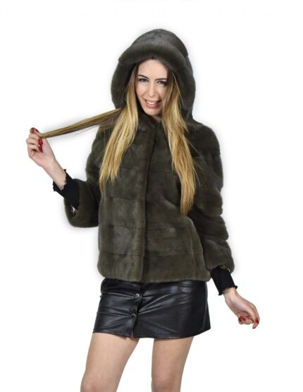 Giacca 46 in pelliccia di visone orizzontale verde oliva con cappuccio manica 3/4