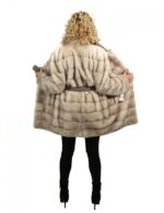 46 Pelliccia visone donna cappotto Braschi whisper white orizzontale con collo ampio e cintura pelle