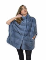 Mantella 44-50 visone pelle intera orizzontale colore azzurro polvere con fodera seta e pistagna
