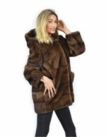 50 Horizontaler Demi-Nerz-Pelzsaum und -ärmel und Kapuzenmantel aus Vollleder – Bild 3