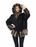 Giaccone 56 in pelliccia di persiano colore nero e grigio con pelliccia rex cappuccio bordato