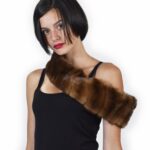 Collo di pelliccia di visone orizzontale colore demi buff scuro girocollo