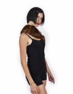 Collo di pelliccia di visone orizzontale colore demi buff scuro girocollo