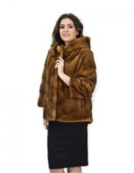 42 Mantel 62 cm Fell goldener Nerz horizontal quer Kapuzenärmel 3/4 – Bild 3