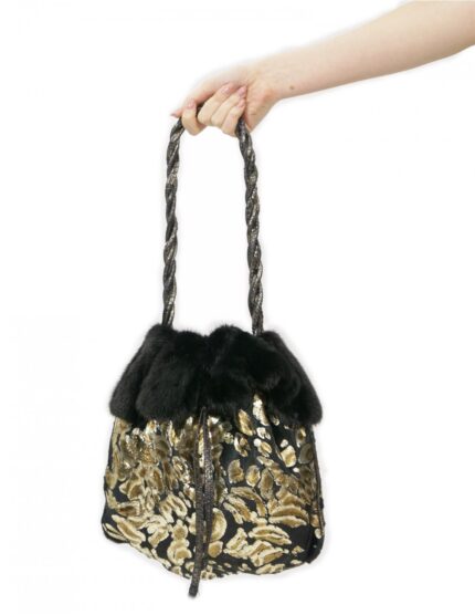 Borsa decorata in paiette e pelle dorata con bordo superiore in pelliccia di visone