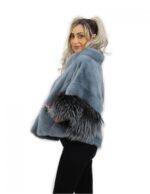 1 Mantella in pelliccia di visone azzurro taglia 44 con pelliccia di volpe sulle maniche e tasche con spacchetti al fondo