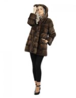 80 cm lange, scanbrown Kapuzenjacke Größe 44 horizontaler Nerzpelzmantel mit Ledergürtel Außentaschen – Bild 5