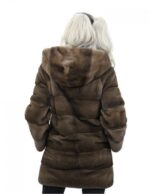 80 cm lange, scanbrown Kapuzenjacke Größe 44 horizontaler Nerzpelzmantel mit Ledergürtel Außentaschen – Bild 6