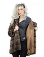 80 cm lange, scanbrown Kapuzenjacke Größe 44 horizontaler Nerzpelzmantel mit Ledergürtel Außentaschen – Bild 7