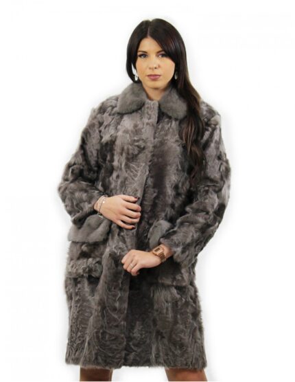 Giacca mantella colore cashmere in pelliccia di persiano taglia 44 con collo e tasche a boccale in pelliccia di visone