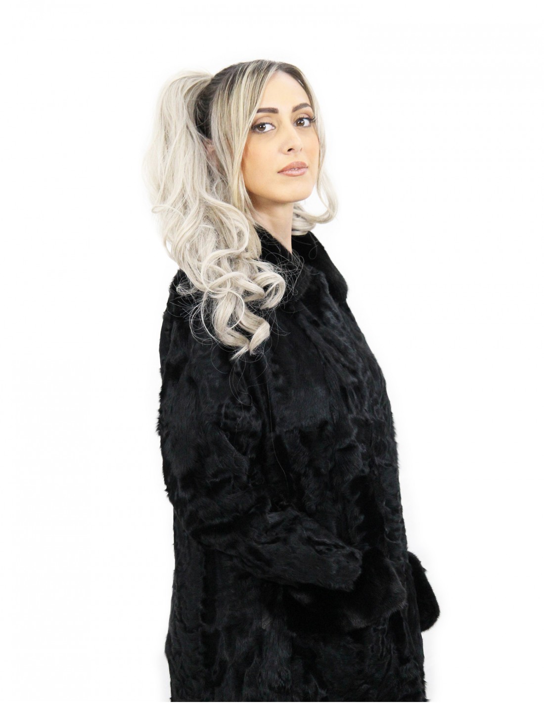 Black cape jacket in Persian fur size 48 with mink fur collar and mug pockets - Image 4