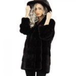 Giacca con cappuccio bordeaux lungo 80 cm taglia 48 pelliccia di visone orizzontale con cintura in pelle tasche esterne