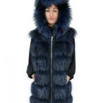 Gilet in pelliccia di volpe 50 e pelle colore blu chiusura zip e cappuccio in pelle con bordo in pelliccia