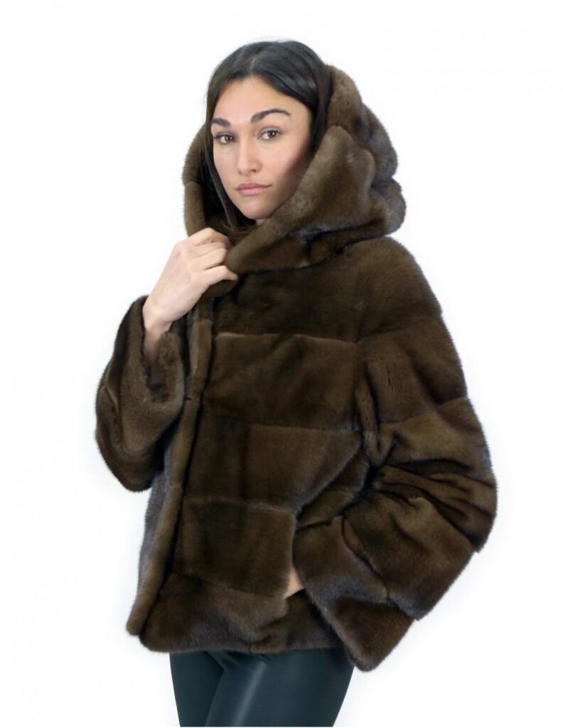 Short jacket in scanbrown horizontal mink fur 42 long sleeve hood external pockets