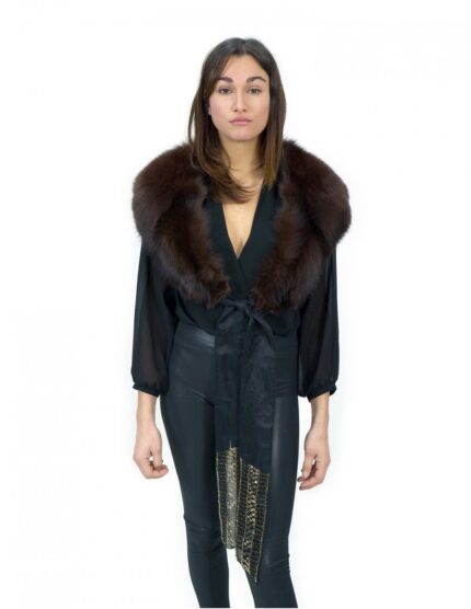 Stola in pelliccia di volpe marrone con nastri decorati con paillette foderato in tessuto a quadri