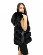 46 kurze schwarze Fox Weste mit ledergefütterter Kapuze und voluminös mit Reißverschluss und Außentaschen – Bild 3