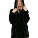 Cappottino nero in visone orizzontale con cappuccio 46 lungo 72 centimetri con tasche esterne