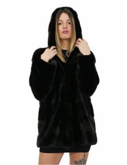 Cappottino nero in visone orizzontale con cappuccio 46 lungo 72 centimetri con tasche esterne