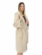 Cappotto in cashmere 52 di alta qualita colore beige con cappuccio e tasche esterne