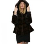 Giacca 58 visone orizzontale fasce larghe demi buff cappuccio ganci manica lunga