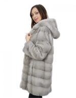 Cappottino zaffiro in visone orizzontale con cappuccio 46 lungo 88 centimetri con coulisse vita