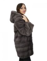 Silberblauer Mantel aus horizontalem Nerz mit Kapuze 46 lange Ärmel und darunter zum Zerlegen – Bild 3