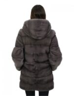 Silberblauer Mantel aus horizontalem Nerz mit Kapuze 46 lange Ärmel und darunter zum Zerlegen – Bild 6