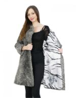 Cappotto in pelliccia di persiano 44 grigio chiaro con manica lunga e tasche esterne