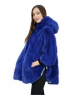 Меховая накидка 52 светло-голубая норка поперечная с длинными рукавами и крючком капюшона — изображение 3