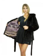 Nerzmantel mit Lederverarbeitung mit Schmuckknopf am Hals 46 Sekunden Leben – Bild 7