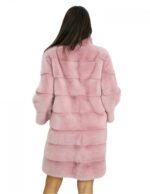 Cappotto lungo 94 cm in pelliccia di visone rosa con collo pistagna maniche lunghe lavorazione orizzontale