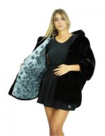 Black 48/54 mink cape with horizontal full-skin workmanship hood and side slits - Image 7