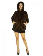 Mahogany 50/56 mink cape with full leather transverse workmanship hood and side slits - Image 5