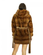 Mantel 44 Fell 78 cm Nerz dunkelgold mit Kapuze, lange Ärmel, Seitentaschen – Bild 5