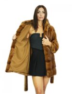Mantel 46 Fell 78 cm Nerz dunkelgold mit Kapuze, lange Ärmel, Seitentaschen – Bild 6
