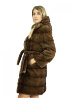 90 cm langer 42 cm langer Mantel aus Demi-Nerz-Pelzkapuze und Verschluss mit innenliegenden Haken und Pelzgürtel – Bild 2