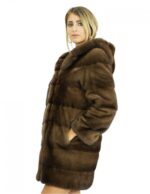 46 Demi cappotto pelliccia di visone lavorazione orizzontale maniche lunghe cappuccio foderato pelliccia visone