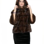 Demi giacca 46 pelliccia di visone con lavorazione orizzontale manica 3/4 cappuccio foderato in pelliccia di visone