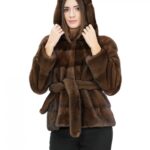 Demi scuro 48 giacca pelliccia visone orizzontale con chiusura con ganci e cappuccio foderato in pelliccia e cintura