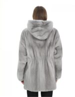 Шуба из норки цвета сапфира 48 с капюшоном из натуральной кожи с застежкой-молнией по бокам и крючками — изображение 6