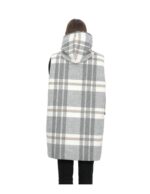 Двусторонний жилет без рукавов 48 серого цвета в клетку с одной стороны и пуховик с другой стороны с капюшоном и молнией — изображение 6