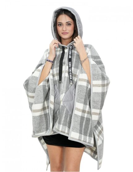 Poncho mantella in lana con inserti in piumino grigio fantasia a quadri con cappuccio e chiusura bottoni tasche esterne