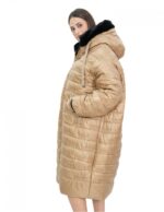 Двустороннее пальто с мехом овчины и пуховиком цвета 48 пух золотого и черного цвета с длинными рукавами и застежкой-молнией — изображение 3