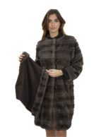 Studio B Nerzmantel 46 Pelz lang 98 cm lang mit Stoffkapuzenkragen und Fellbesatz auseinander – Bild 3