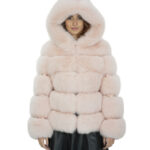 Giacca lunga 64 cm 44 pelliccia volpe rosa cipria lavorazione orizzontale con maniche lunghe e cappuccio