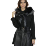 Colletto in pelliccia di volpe nero e grigio con lacci decorativi in raso