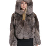 Giacca pelliccia di volpe trasversale 42 manica lunga e cappuccio argentata chiusura zip
