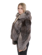 Querjacke aus Fuchspelz mit 42 langen Ärmeln und silbernem Reißverschluss mit Kapuze – Bild 3